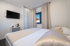 In-room safe, iron/ironing board, free WiFi, bed sheets - Villa Ro&Lu ZadarVillas (Zemunik)