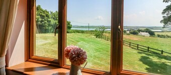 Fferam Y Llyn, Rhosgoch
