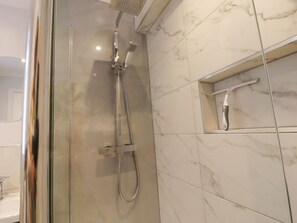 Shower - Ted's Cottage, Skipton 2 bed (Skipton)