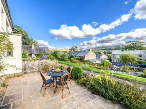 Outdoor dining - 2 Orchard Leigh, Austwick (Lancaster)