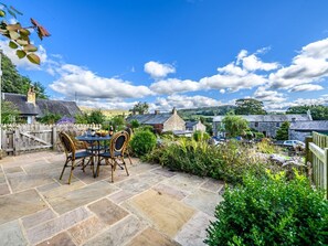 Outdoor dining - 2 Orchard Leigh, Austwick (Lancaster)