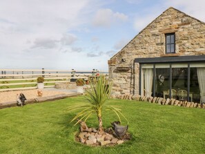 Terrace/patio - Cowshed, Flyingthorpe (Whitby)