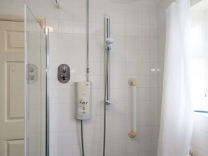 Shower - 4 Roman Bank, Sutton-On-Sea (Mablethorpe)