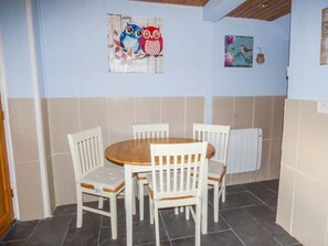 Dining - Chapel Cottage: A Pet-Friendly Retreat (Whitby)