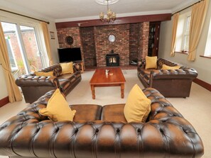 Fireplace - Charming Barnacre Retreat, Longhirst (Morpeth)