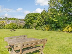 Outdoor dining - Charming Barnacre Retreat, Longhirst (Morpeth)