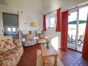 Living area - The Cowshed, Westfield (Battle)