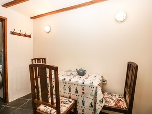 Dining - Charming 1 Old Thatch Home (Bridgwater)