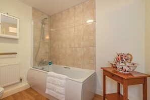 Shower - 4 Aldelyme Court, Audlem (Crewe)