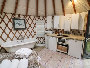 Shower - The Lakeside Yurt, Beckford (Tewkesbury)