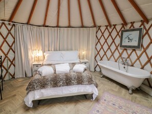Room - The Lakeside Yurt, Beckford (Tewkesbury)