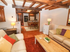 Fireplace - Courtyard Cottage, Peak Forest (Buxton)
