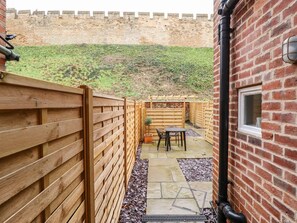 Outdoor dining - 17 Union Road Basement Lincoln (Lincoln)