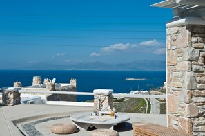 House, Smoking | 4 bedrooms - Mykonos Cloud White Villa (Mykonos)