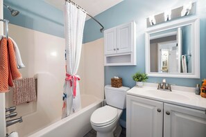 Bathroom - Sunset Landing, peaceful water views and front-row seats to some of Ocean City’s stunning sunset (Ocean City)