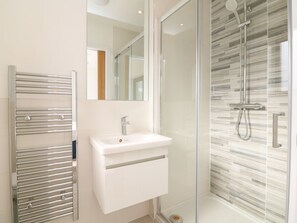 Shower - Devonair, Westward Ho! (Bideford)