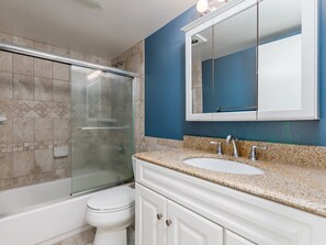 Shower - Walk Right Out to the Beach or Enjoy Stunning Bay Views (Ocean City)