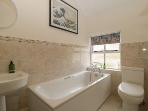 Shower - Thyme Cottage, Malvern. 3 bed. (Malvern)