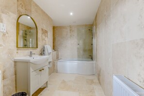 Shower - Underhill House, Hindon (Salisbury)