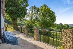 Terrace/patio - Underhill House, Hindon (Salisbury)