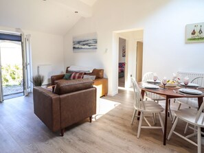 Living area - Woodlands Falls Cottages, Harlech, Wales. (Harlech)