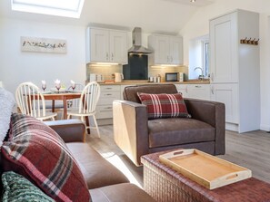 Living area - Woodlands Falls Cottages, Harlech, Wales. (Harlech)