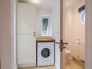 Shower - Mariners Rest, Gorran Haven (St. Austell)