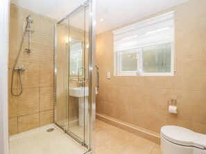 Shower - Mariners Rest, Gorran Haven (St. Austell)