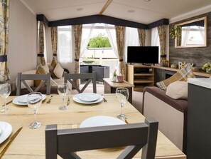 Dining - Osprey 7: Charming Retreat in Tenby (Tenby)