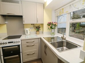 Private kitchen - Sycamore Cottage, Foolow (Hope Valley)