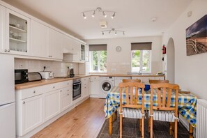 Dishwasher - Thornby, Blue Anchor (Minehead)