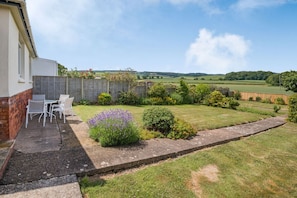 Outdoor dining - Thornby, Blue Anchor (Minehead)