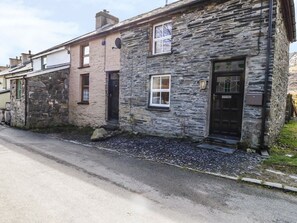 Exterior - 19 Cwmorthin Road, Tanygrisiau (Blaenau Ffestiniog)