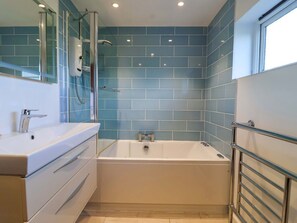 Shower - 1 Eastdon Cottages, Dawlish Warren (Exeter)
