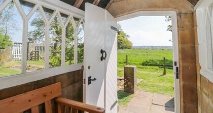 FENWICK LODGE, countryside views, Fenwick