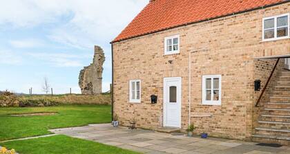 CARRINGTON COTTAGE, WiFi, open-plan, Lincoln