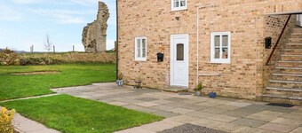 CARRINGTON COTTAGE, WiFi, open-plan, Lincoln