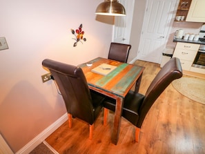 Dining - CARRINGTON COTTAGE, WiFi, open-plan, Lincoln (Lincoln)