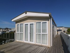Exterior - Seafront Holiday Home 2, in Pwllheli, Wales. (Pwllheli)