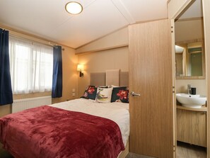 Room - Seafront Holiday Home 2, in Pwllheli, Wales. (Pwllheli)