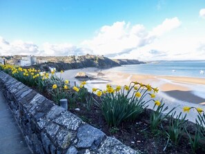 Beach nearby - Harbour Beach at The Hideaway, Tenby (Tenby)