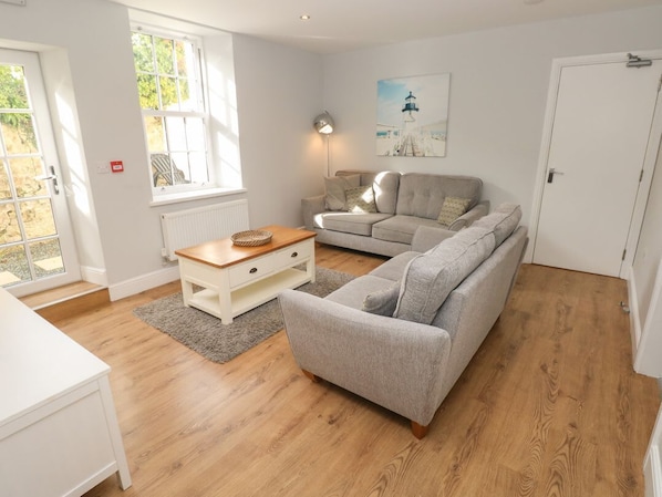 Living area - Harbour Beach at The Hideaway, Tenby (Tenby)