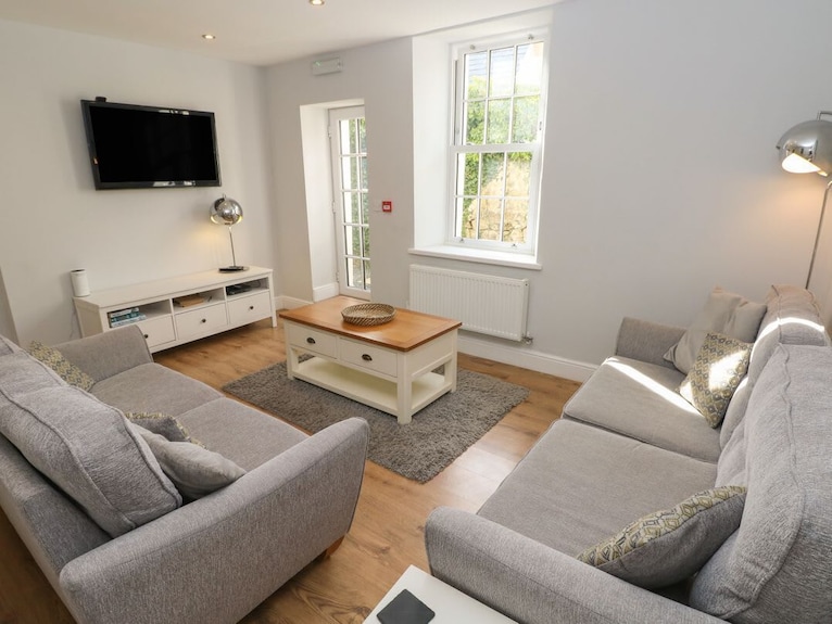 Harbour Beach At The Hideaway, Tenby - Tenby