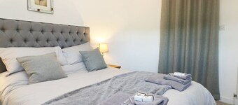 Charming Harbourne Oast Barn