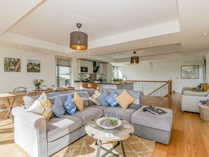 Living area - The Dutch Barn - Pet-Friendly Retreat (Leominster)