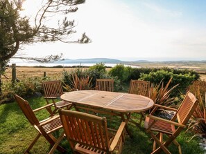 Outdoor dining - Garreg Haul Lodge, Abersoch (Pwllheli)