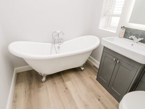 Shower - Sam's Place in Whitby, UK (Whitby)