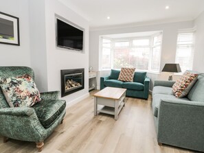 Living area - Sam's Place in Whitby, UK (Whitby)