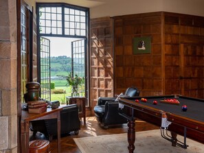 Game room - Fernhill Castle, Skipton (Farnhill)