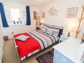 Room - White Haven Retreat: Beachside Bliss (Sandown)